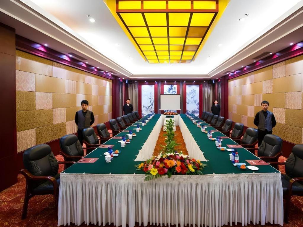 Feicheng Blossom Hotel Eksteriør bilde