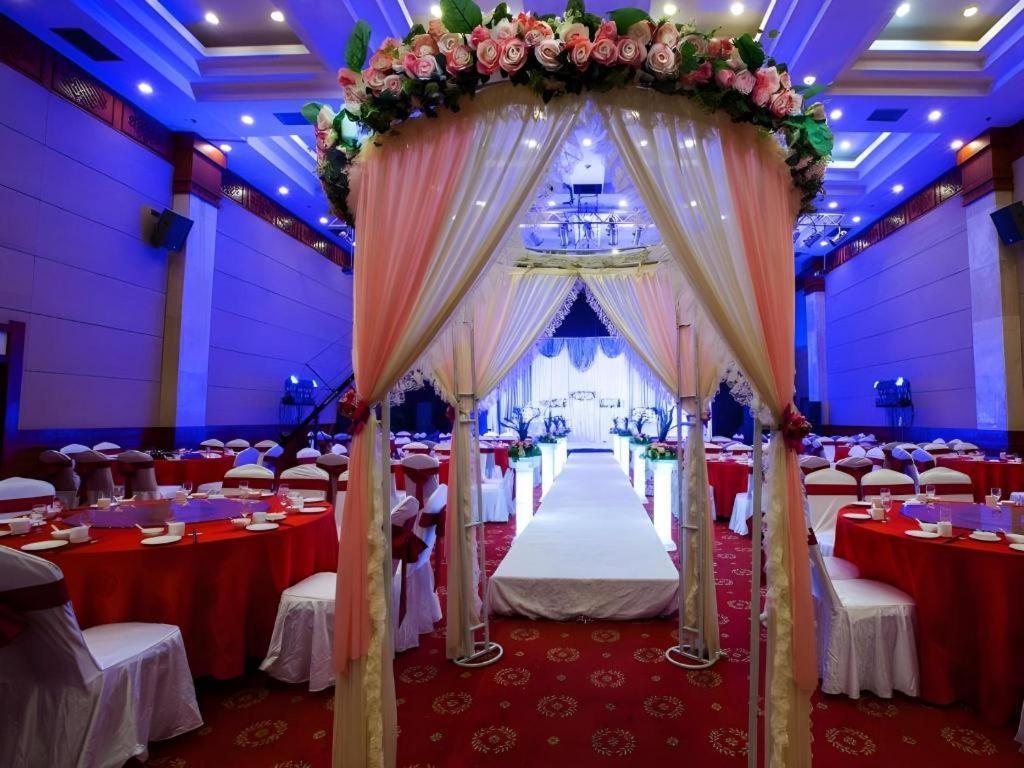 Feicheng Blossom Hotel Eksteriør bilde