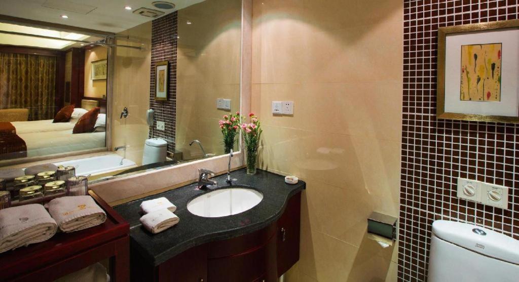 Feicheng Blossom Hotel Eksteriør bilde